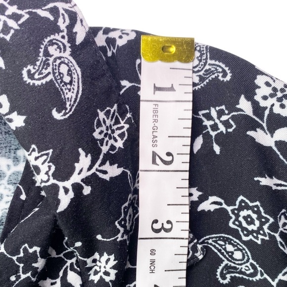 Sag Harbor Black and White Floral Button Down Short Sleeve Blouse - Picture 9 of 11